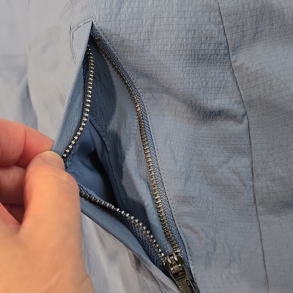 ATHLETA TREKKIE NORTH SHORT. SIZE 14. BLUE. - Picture 8 of 13